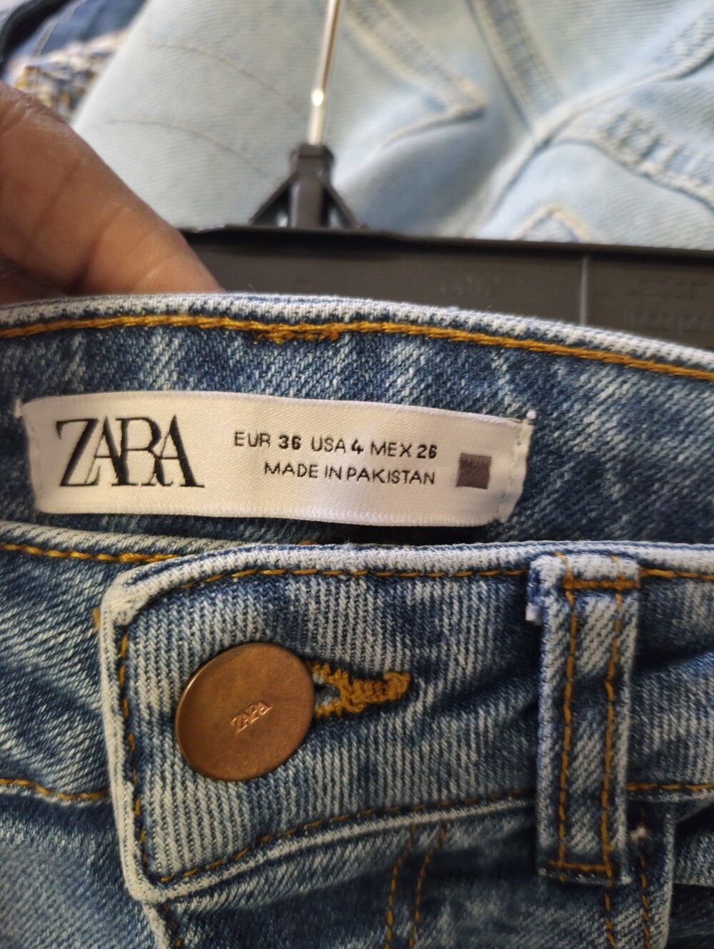 Zara Flare Leg High Rise Jeans Size 4 Medium Wash Y2K Full Length - Picture 5 of 6